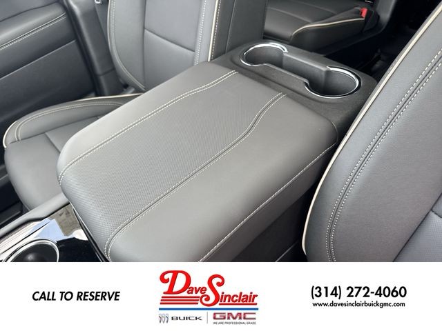 GMC Yukon Vehicle Full-screen Gallery Image 21