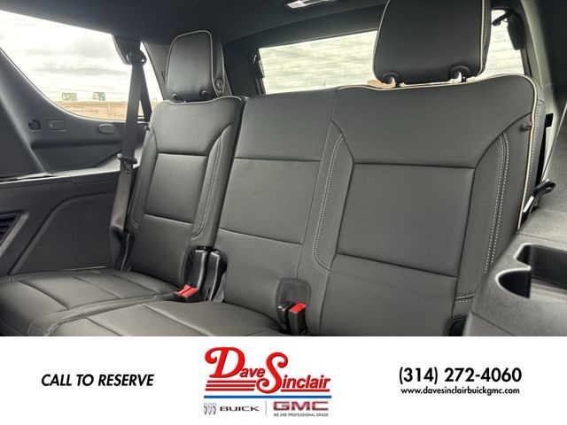 GMC Yukon Vehicle Full-screen Gallery Image 24