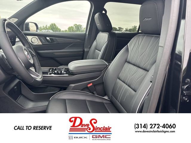Buick Enclave Vehicle Full-screen Gallery Image 11