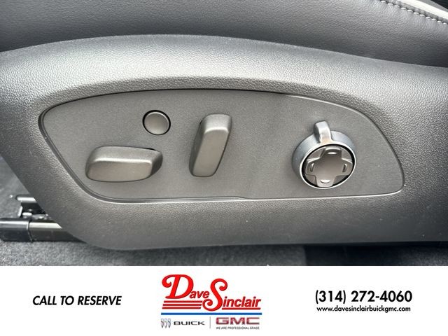 Buick Enclave Vehicle Full-screen Gallery Image 12