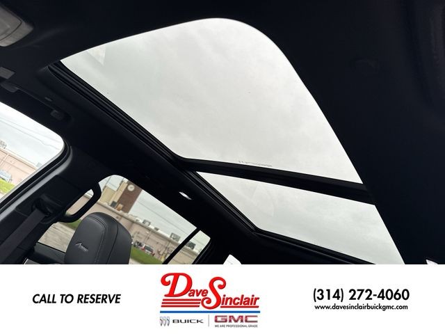 Buick Enclave Vehicle Full-screen Gallery Image 22