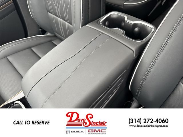 Buick Enclave Vehicle Full-screen Gallery Image 21