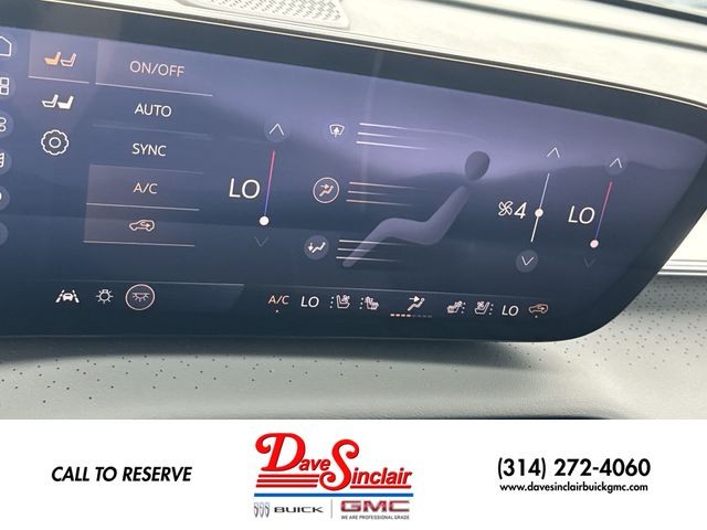 Buick Enclave Vehicle Full-screen Gallery Image 19
