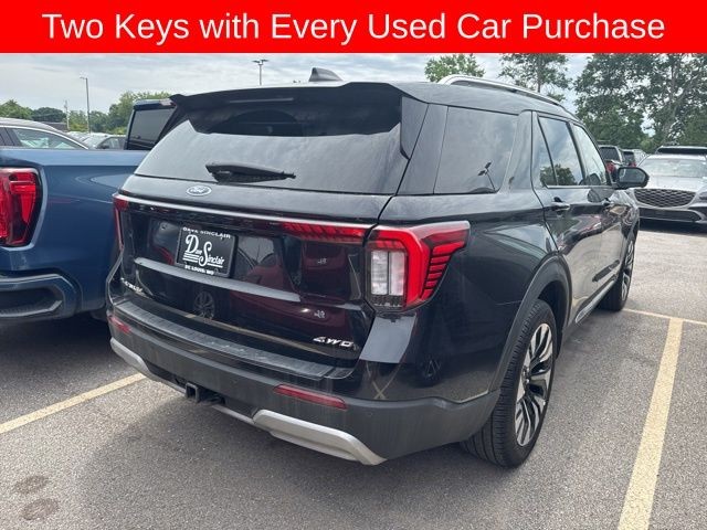 Ford Explorer Vehicle Full-screen Gallery Image 10