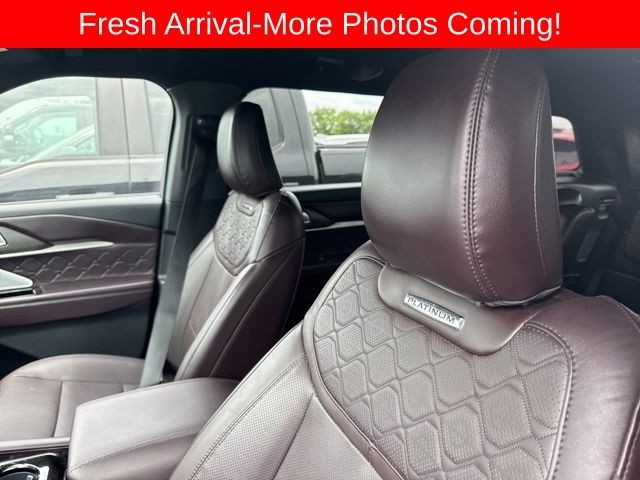 Ford Explorer Vehicle Full-screen Gallery Image 18