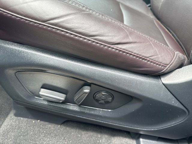 Ford Explorer Vehicle Full-screen Gallery Image 19