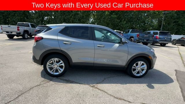 Buick Encore GX Vehicle Full-screen Gallery Image 09