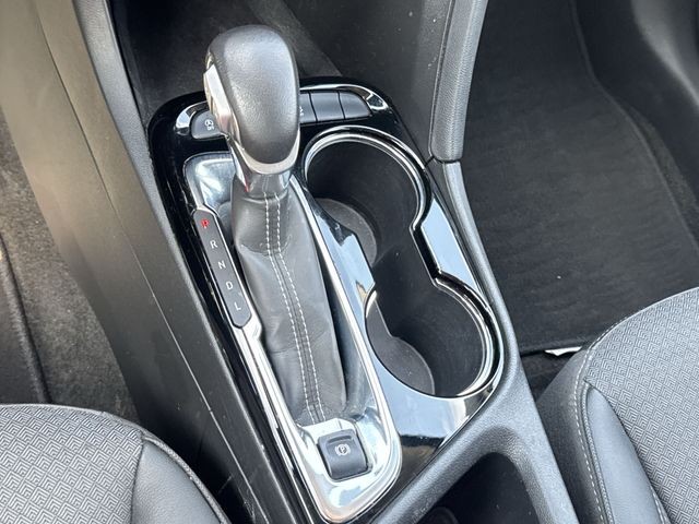 Buick Encore GX Vehicle Full-screen Gallery Image 15