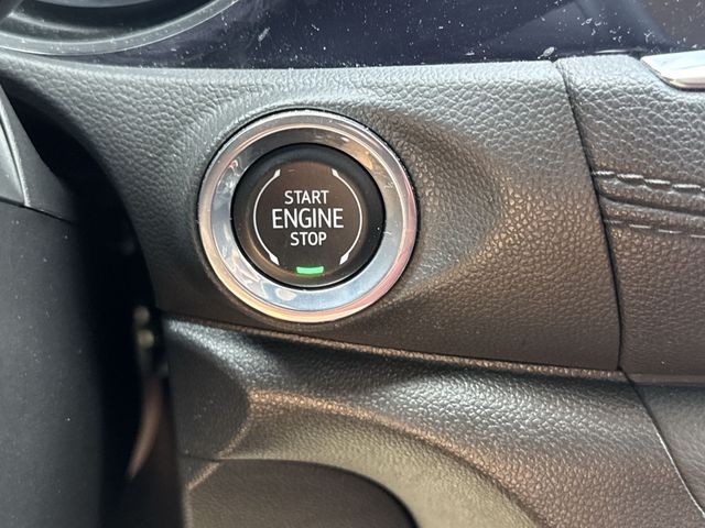 Buick Encore GX Vehicle Full-screen Gallery Image 16