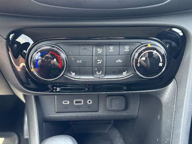 Buick Encore GX Vehicle Full-screen Gallery Image 17
