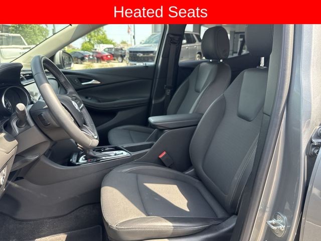 Buick Encore GX Vehicle Full-screen Gallery Image 18