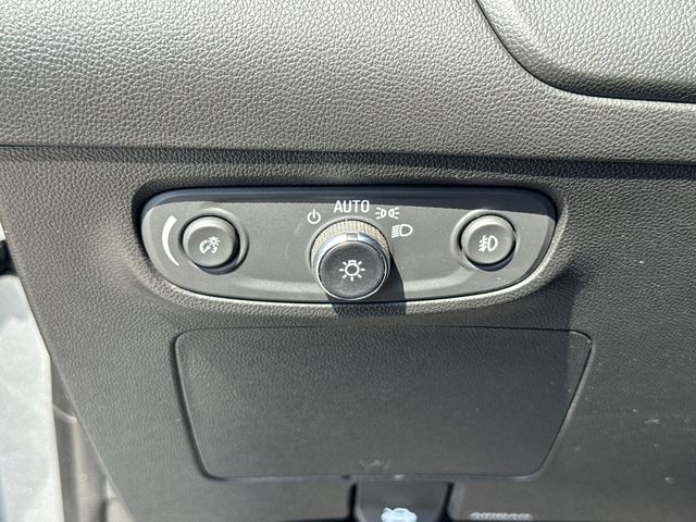 Buick Encore GX Vehicle Full-screen Gallery Image 32