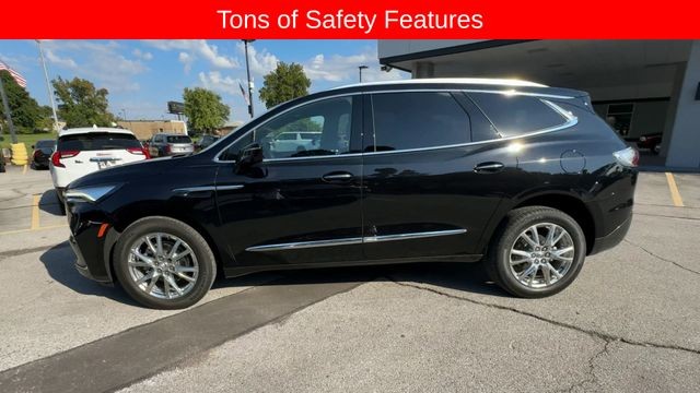 Buick Enclave Vehicle Full-screen Gallery Image 06