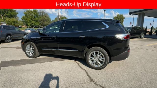 Buick Enclave Vehicle Full-screen Gallery Image 07