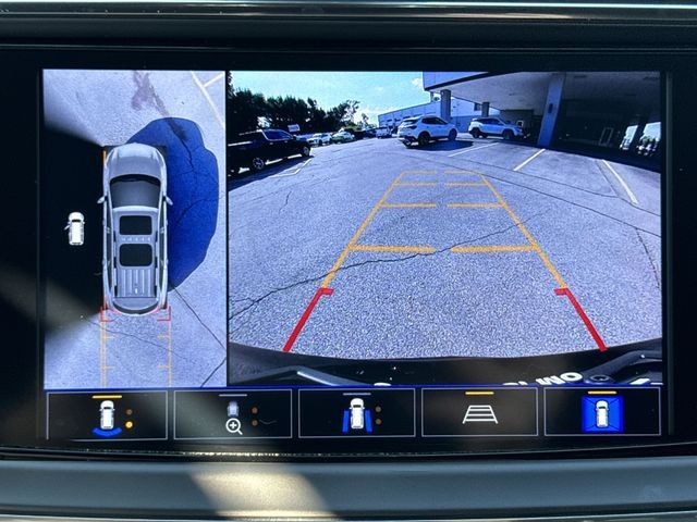 Buick Enclave Vehicle Full-screen Gallery Image 19