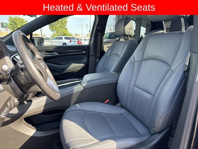 Buick Enclave Vehicle Full-screen Gallery Image 24