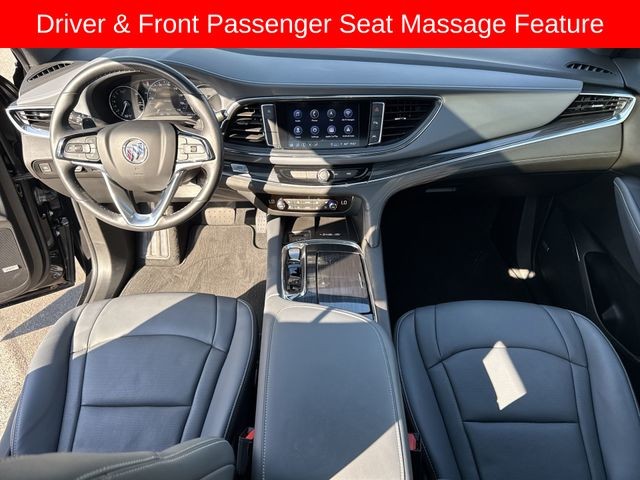 Buick Enclave Vehicle Full-screen Gallery Image 25