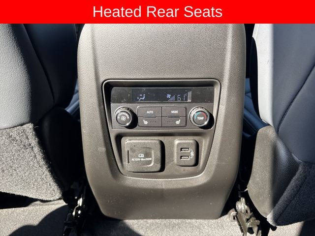 Buick Enclave Vehicle Full-screen Gallery Image 26
