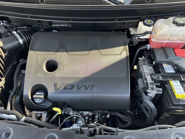 Buick Enclave Vehicle Full-screen Gallery Image 35