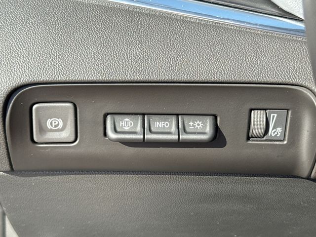 Buick Enclave Vehicle Full-screen Gallery Image 40