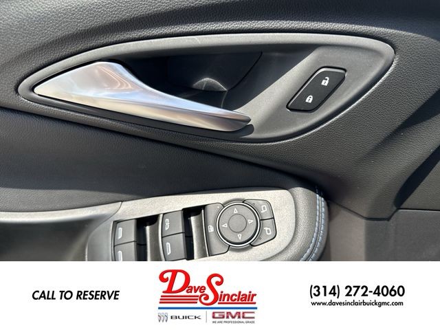 Buick Encore GX Vehicle Full-screen Gallery Image 13