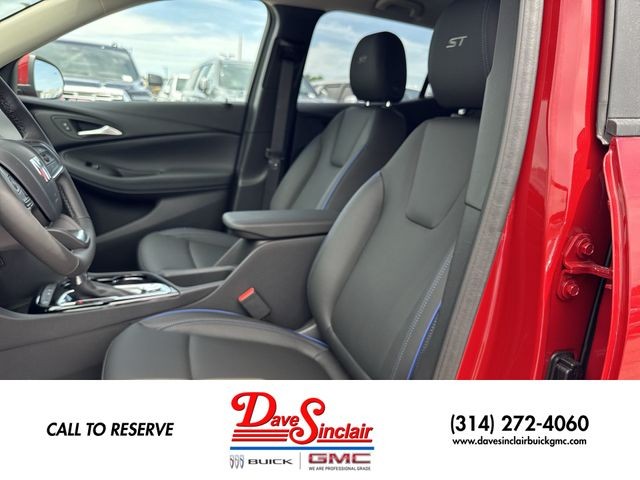 Buick Encore GX Vehicle Full-screen Gallery Image 11