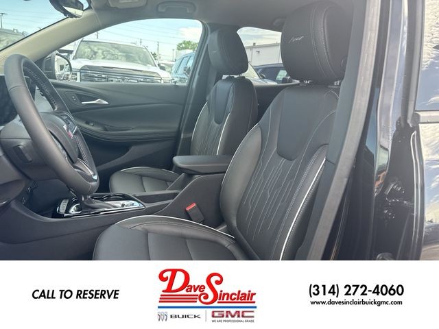Buick Encore GX Vehicle Full-screen Gallery Image 11