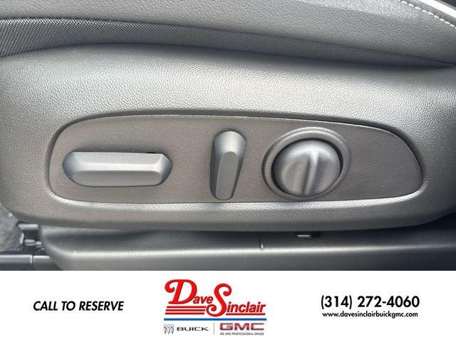 Buick Encore GX Vehicle Full-screen Gallery Image 12