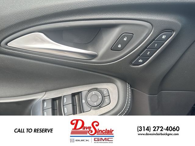 Buick Encore GX Vehicle Full-screen Gallery Image 13