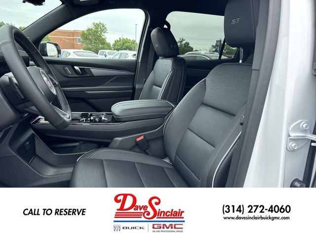 Buick Enclave Vehicle Full-screen Gallery Image 11