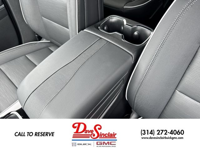 Buick Enclave Vehicle Full-screen Gallery Image 21