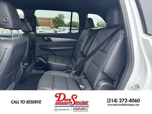 Buick Enclave Vehicle Full-screen Gallery Image 22