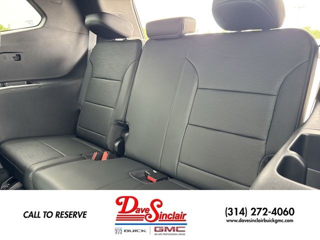 Buick Enclave Vehicle Full-screen Gallery Image 23