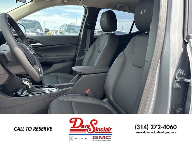Buick Encore GX Vehicle Full-screen Gallery Image 11