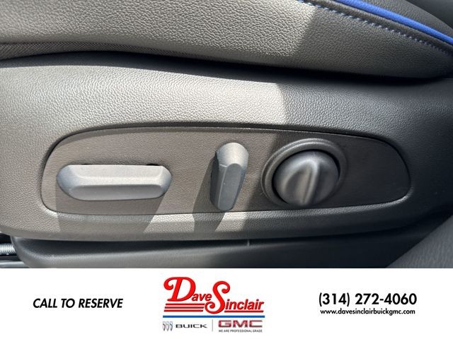 Buick Encore GX Vehicle Full-screen Gallery Image 12
