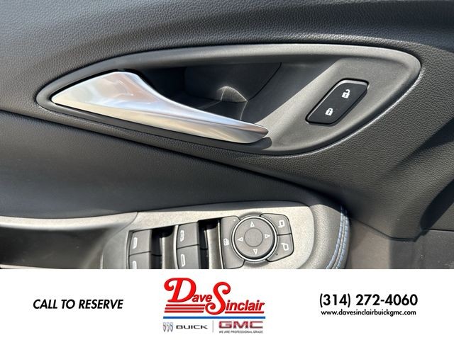 Buick Encore GX Vehicle Full-screen Gallery Image 13
