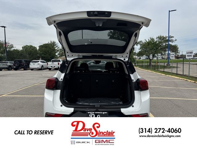 Buick Encore GX Vehicle Full-screen Gallery Image 22