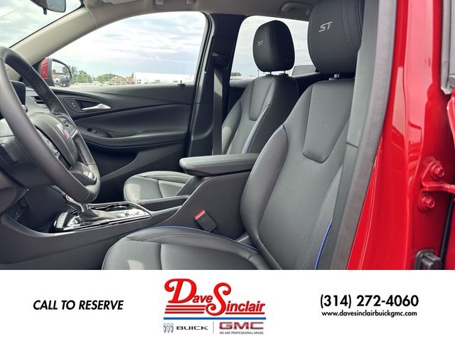 Buick Encore GX Vehicle Full-screen Gallery Image 11