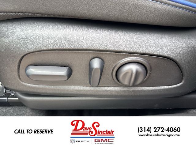 Buick Encore GX Vehicle Full-screen Gallery Image 12