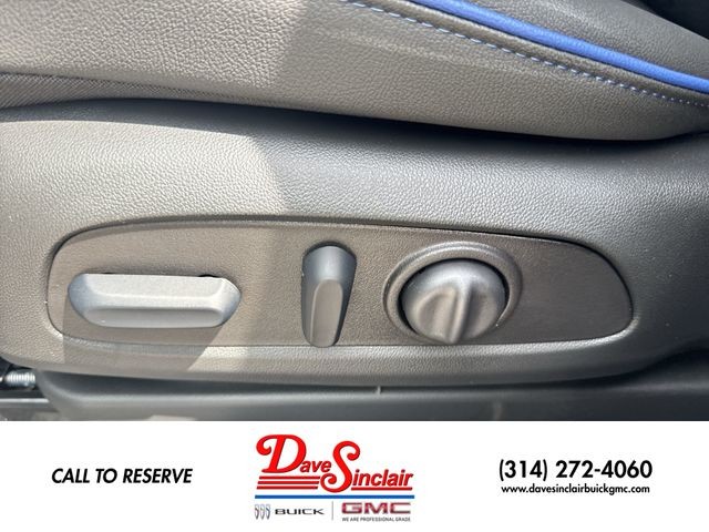 Buick Encore GX Vehicle Full-screen Gallery Image 12