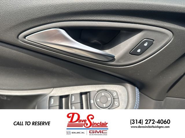 Buick Encore GX Vehicle Full-screen Gallery Image 13