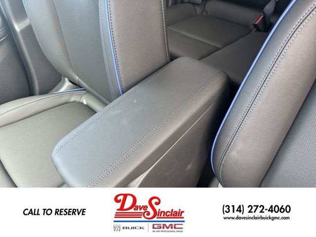 Buick Encore GX Vehicle Full-screen Gallery Image 20