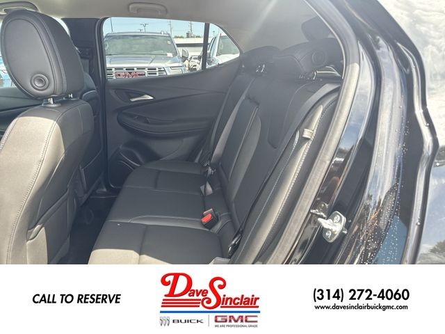 Buick Encore GX Vehicle Full-screen Gallery Image 21