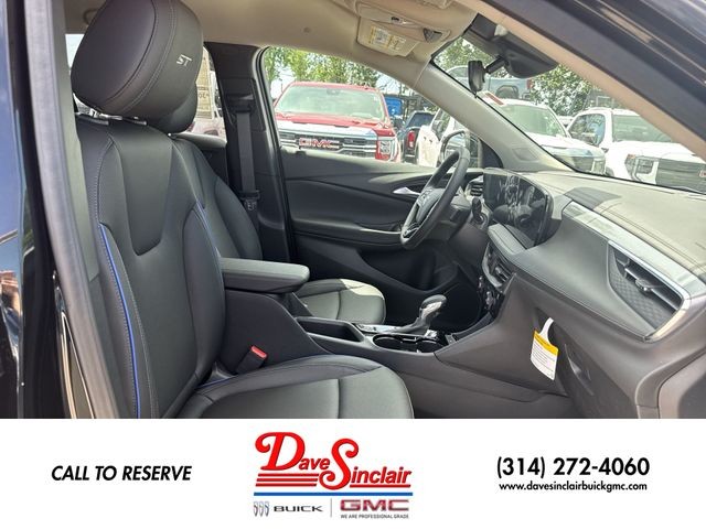 Buick Encore GX Vehicle Full-screen Gallery Image 23