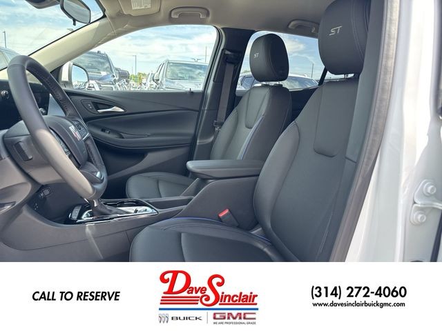 Buick Encore GX Vehicle Full-screen Gallery Image 11