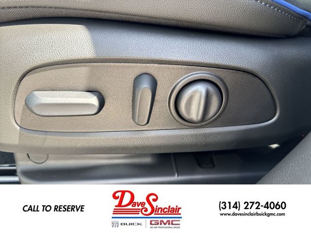 Buick Encore GX Vehicle Full-screen Gallery Image 12