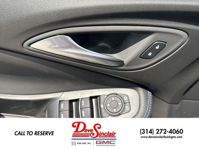 Buick Encore GX Vehicle Full-screen Gallery Image 13