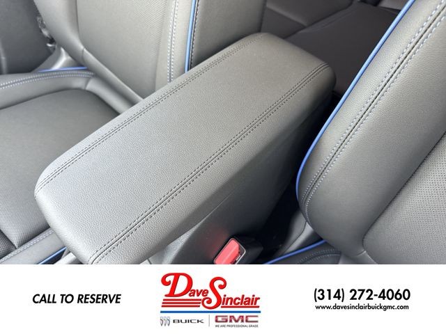 Buick Encore GX Vehicle Full-screen Gallery Image 20