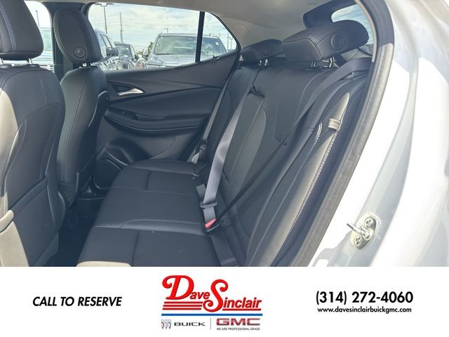 Buick Encore GX Vehicle Full-screen Gallery Image 21