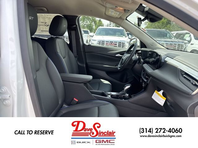 Buick Encore GX Vehicle Full-screen Gallery Image 23